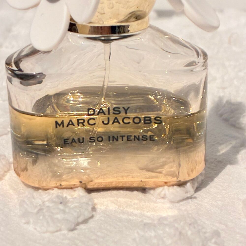 DAISY by MARC JACOBS So Intense 30 ML Eau Spray 30 ml size bottle - Picture 2 of 4